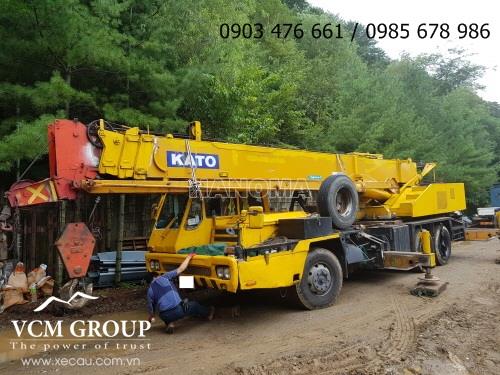 Cẩu bánh lốp KATO NK200H-V 1997